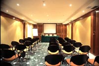 La sala congressi dell'hotel Villa Morgagni – Clicca per vedere l’immagine ingrandita